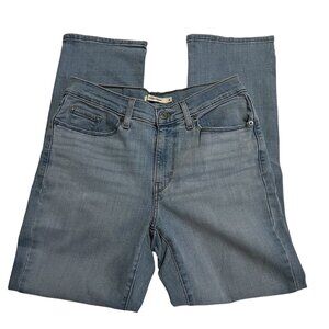 NWOT Levis Women's Classic Straight Jeans w27 L28 Size 4
